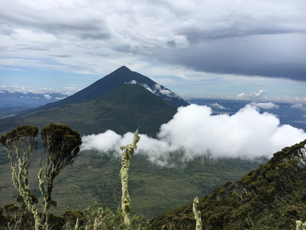 3 Days Mount Sabinyo hike
